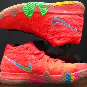 NIKE Kyrie 4 ‘Lucky Charms’ basketball shoes